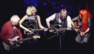 MonaLisa Twins with Steve Harley and Jim Cregan live on stage